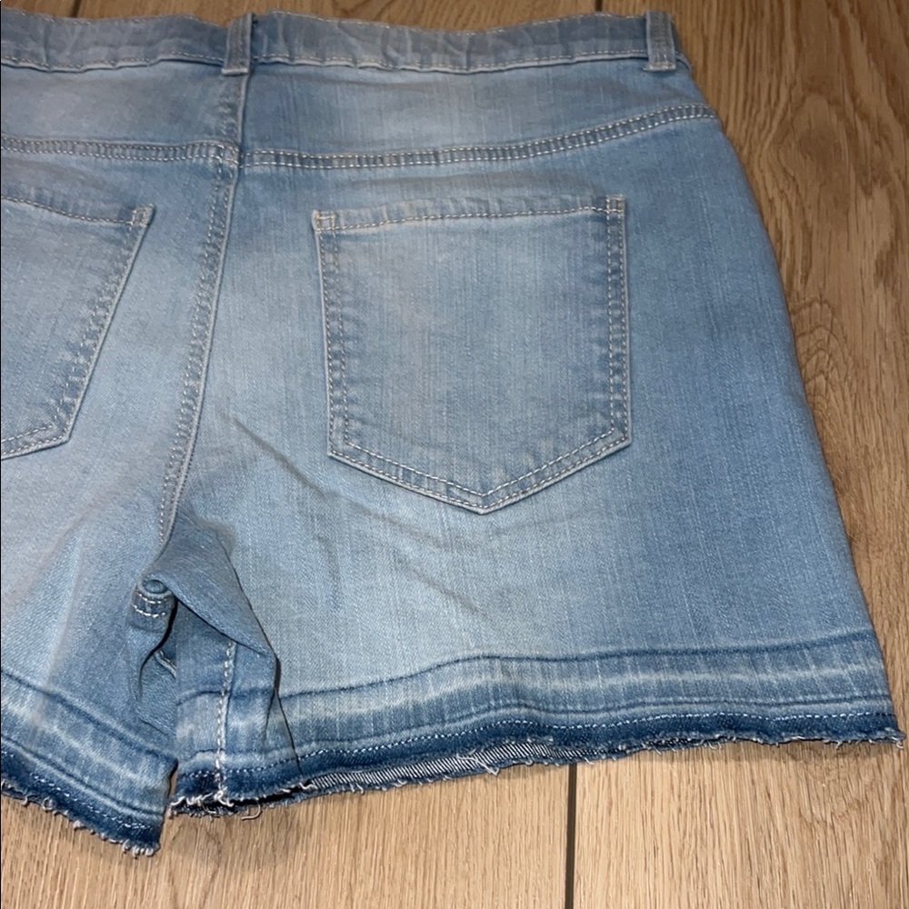 NWT - OshKosh B'gosh Girls Embroidered Blue Jean Shorts - Picture 8 of 9